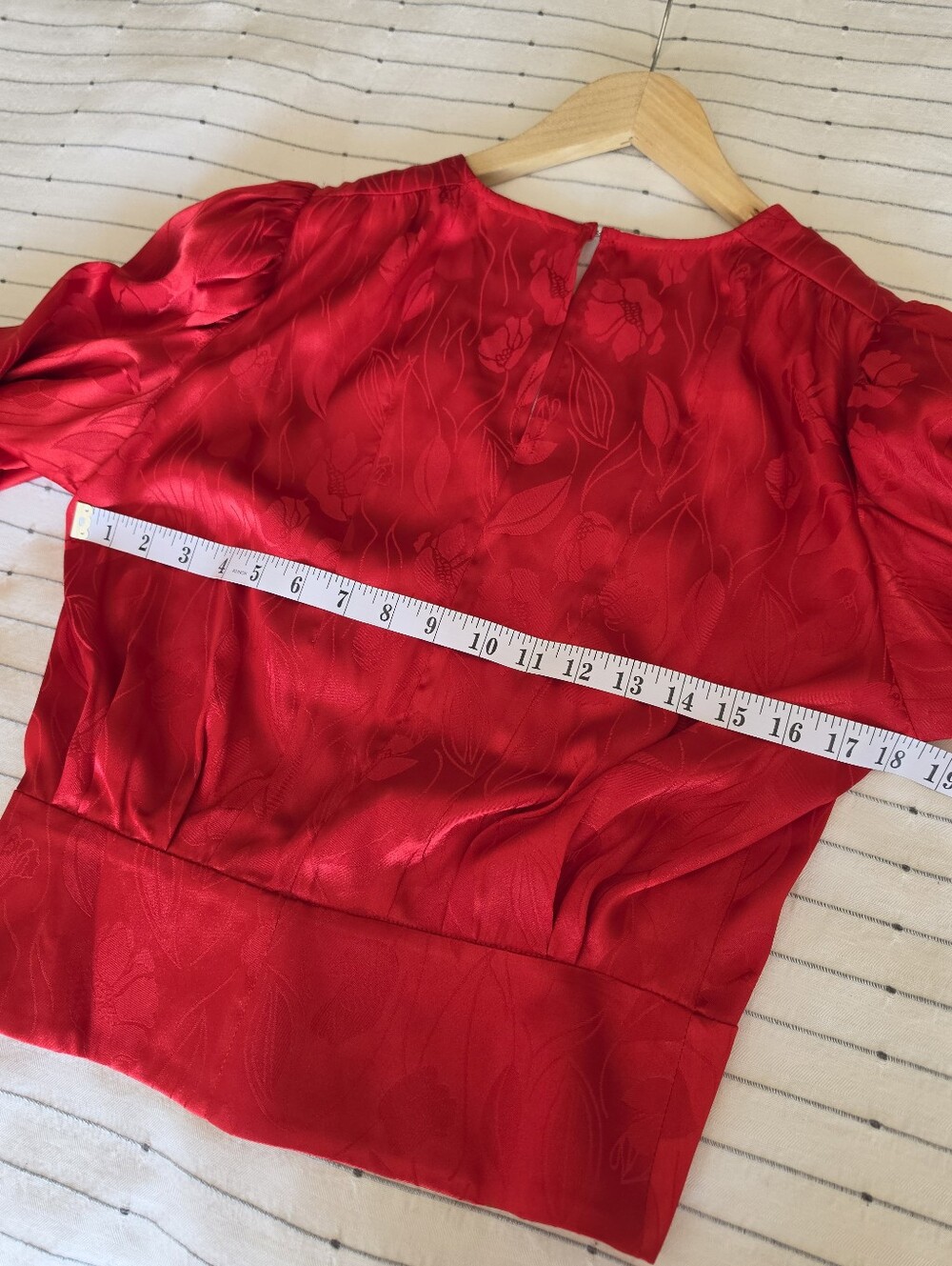 NWOT Rony Kobo Croppes Red Satin V-Neck Blouse with Puff Sleeves - Picture 6 of 15